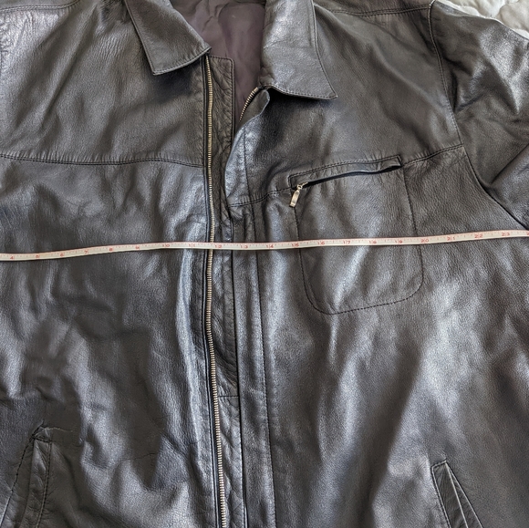 Men's Leather Jacket - Picture 7 of 10